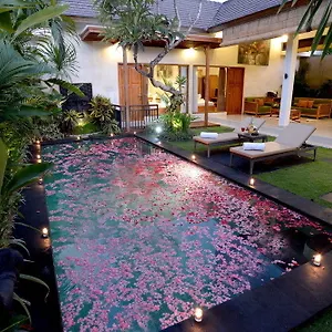 Sandi Agung Villa